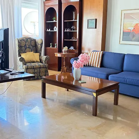 Bedroom In A Big With A Huge Terrace Male Only * Thessaloníki